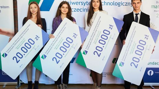 Fundacja uniwersytecka przyznała stypendia dla najlepszych tegorocznych maturzystów