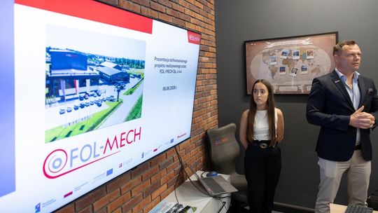 Fundusze Europejskie umożliwiły opracowanie innowacyjnej technologii produkcji wielowarstwowej folii „soft touch” z odpadów