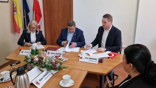 Gryfice: Podpisanie umowy na budowę dwóch świetlic na terenie gminy