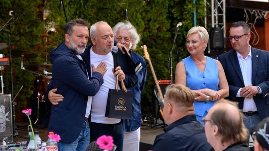Gwiazdy na kortach w Niechorzu! Mariusz Kałamaga wygrywa turniej pod patronatem wicemarszałka Bogdana Jaroszewicza