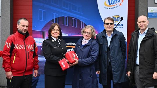 II edycja programu „WspieramTo! Dla Ratowania Życia” Fundacji LOTTO: do strażaków OSP trafi co najmniej 140 defibrylatorów