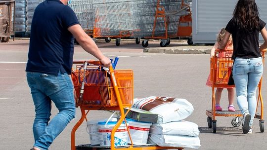 Inflacja przysłużyła się ekologii. W sklepach budowlanych widać wśród kupujących nowy trend