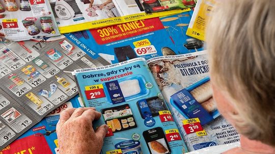 Inflacja wymusza na Polakach poszukiwanie okazji. Gazetki z promocjami coraz bardziej popularne