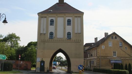 INFORMUJEMY, że od 15 czerwca br.,  przy zachowaniu wszelkich środków ostrożności w obecnym reżimie sanitarnym,  została wznowiona działalność MUZEUM i GALERII „BRAMA”