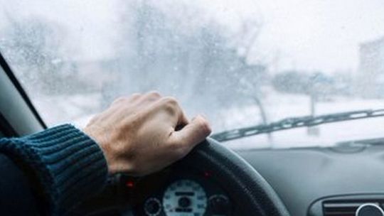 Jak bezpiecznie dojechać na Święta Bożego Narodzenia?