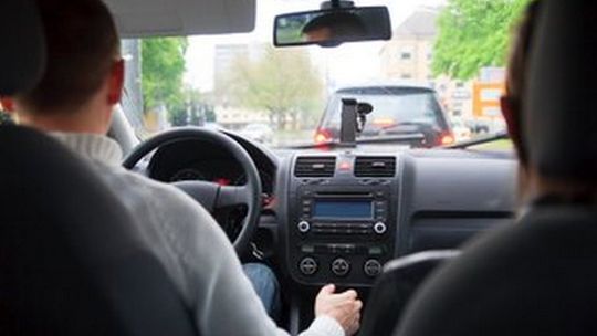 Jak bezpiecznie wrócić do domu po Wszystkich Świętych