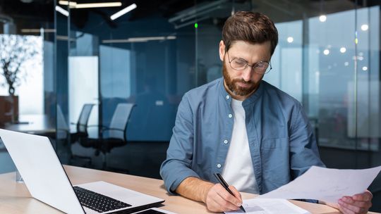Jak cesja wierzytelności wpływa na funkcjonowanie firmy transportowej?