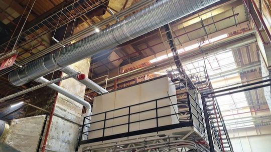 Jak chłodzić hale bez klimatyzacji i oszczędzać setki tysięcy złotych rocznie?