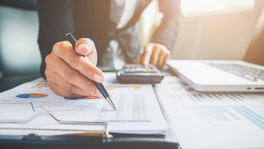 Jak dbać o płynność, gdy termin płatności to dopiero początek wyzwań?