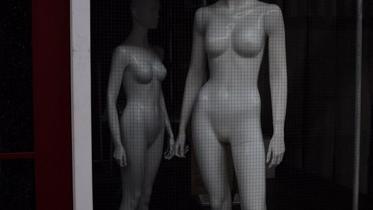 Jak eksponować manekiny damskie