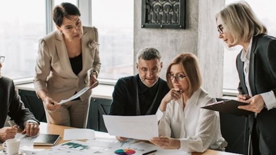 Jak poprawnie wycenić firmę? Praktyczne podejście oparte na danych