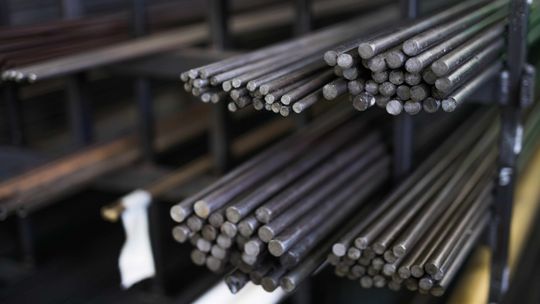 Jak przebiega śrutowanie stali?