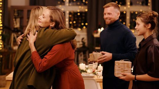 Jak przetrwać rodzinne święta, gdy towarzyszą nam zburzenia odżywiania?