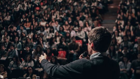 Jak reklamować firmę by dotrzeć ze swoją ofertą do właściwych osób?