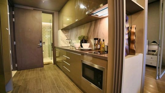 Jak urządzić małe mieszkanie? 4 niezawodne triki wnętrzarskie