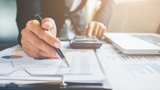 zdjęcie ilustracyjne, pracownik umysłowy,