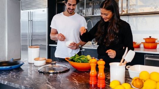 Jak wyposażyć kuchnię w mieszkaniu na wynajem?