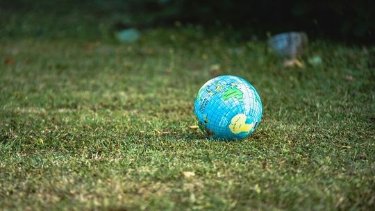 Jak zbudować ekologiczną strategię reklamową: Krok po kroku