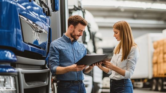 Jak zmienia się branża TSL? Finansowe wyzwania i trendy na 2025 rok