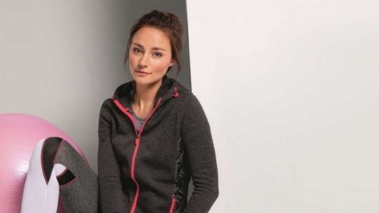 Jesienne aktywności rodzinne. Kilka gadżetów, które pomogą utrzymać formę 