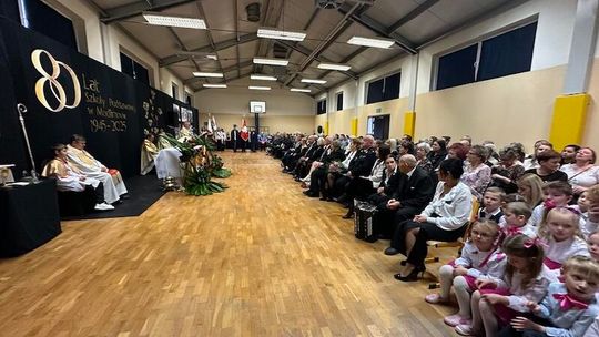 Jubileusz 80-lecie Szkoły Podstawowej im. Św. Jana Pawła II w Modlimowie