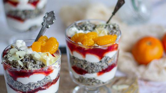 Karnawałowy deser makowy w pucharkach