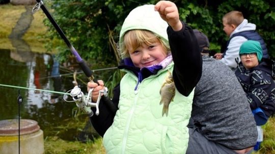 Karnice: ZAWODY WĘDKARSKIE DLA DZIECI