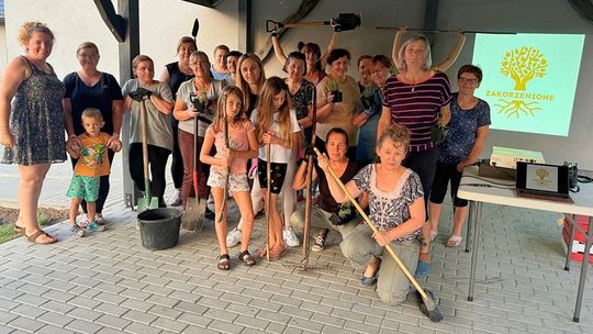 Karolina Suska, ambasadorka programu Zakorzenione: wielkie zmiany w małych ojczyznach zaczynają się od wspólnej kawy, czyli o tym, jak małe działania budują wspólnoty Karolina Suska, ambasadorka programu Zakorzenione: wielkie zmiany w małych ojczyznach zaczynają się od wspólnej kawy, czyli o tym, jak małe działania budują wspólnoty