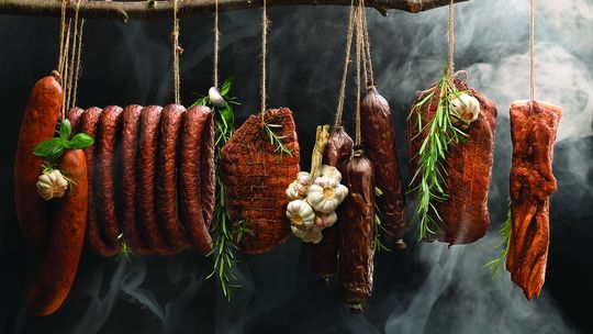 Kiedy pokochaliśmy kiełbasę, czyli o polskich  tradycjach wędliniarskich