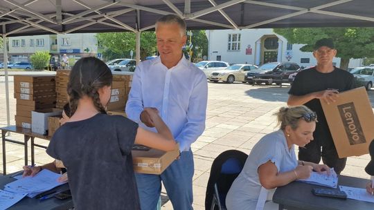 Kolejne laptopy trafiają do mieszkańców gminy Nowogard