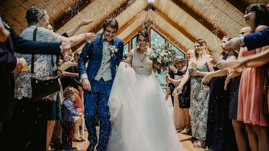 Koniec wesel przeładowanych atrakcjami? Pary młode zmieniają podejście