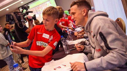 Lewandowski, Zieliński, Zalewski i Puchacz odpowiadają na pytania  zwycięzców XXIV edycji Pucharu Tymbarku!