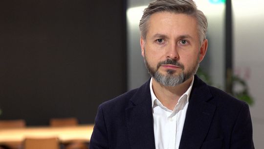 Ludzie przestają ufać treściom publikowanym w internecie. Rośnie także potrzeba bycia offline