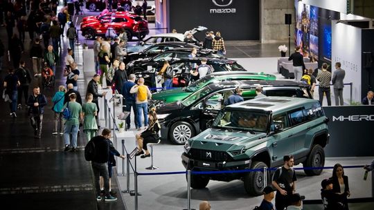 Maraton premier i motoryzacyjne emocje na najwyższych obrotach