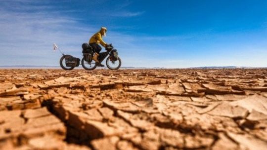 Mateusz Waligóra przejechał zimą pustynię Gobi na rowerze. Samotnie