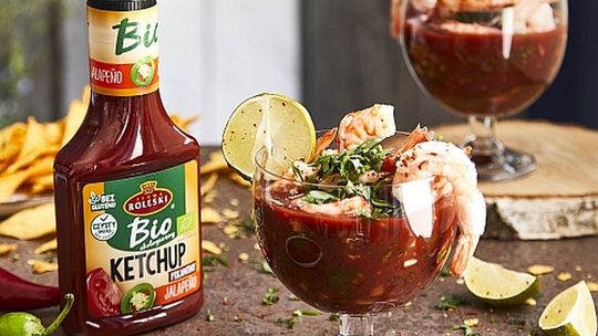 Meksykański koktajl krewetkowy z awokado, kolendrą i limonką z dodatkiem ketchupu pikantnego jalapeno BIO Roleski