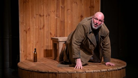 Michał Piela w monodramie „Niedźwiedź Wojtek”