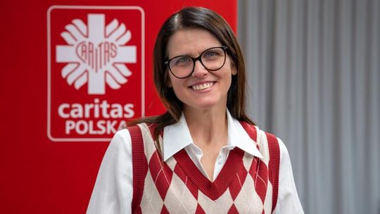 Między procedurą a bliskością. Czy polski system jest gotowy na towarzyszenie w odchodzeniu? Między procedurą a bliskością. Czy polski system jest gotowy na towarzyszenie w odchodzeniu?