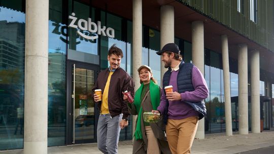 Międzynarodowy Dzień Kawy z Żabką – dziś to największa sieć kawiarni w Polsce!