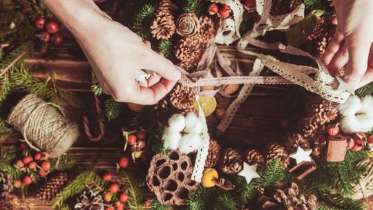 Mikołajki i święta. Sprawdź, jak drobne decyzje mogą zmniejszyć ilość odpadów