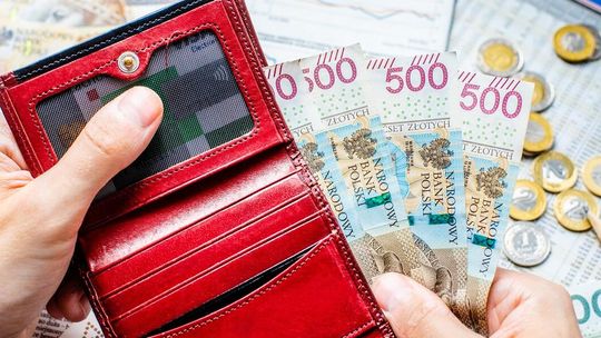 Mimo rosnącej inflacji i drożyzny, Polakom nie spieszyło się do zaciągania świątecznych pożyczek lub kredytów