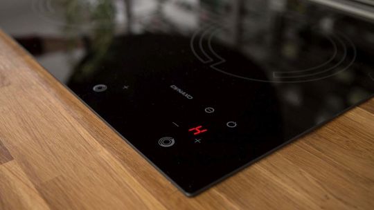 Minimalistyczna płyta gazowa do minimalistycznej kuchni