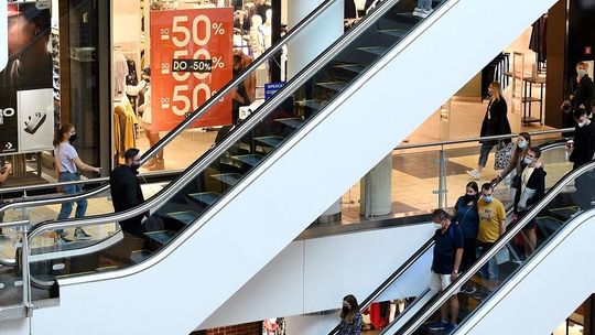 Młodym konsumentom z małych i ze średnich miast brakuje na rynku galerii i centrów handlowych