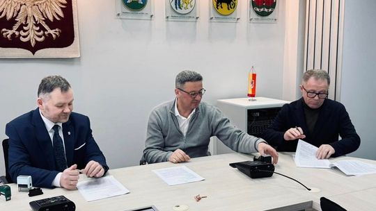 Modernizacja kompleksów sportowych w Gryficach i Trzygłowie!