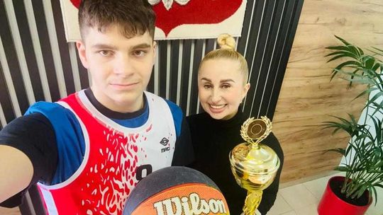 MODLIMOWO NIEPOKONANE!  ZNÓW MISTRZAMI POWIATU!