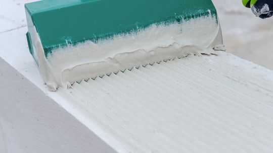 Mostki termiczne - furtka, przez którą ciepło ucieka z domu. Jak budować, by ich nie było?