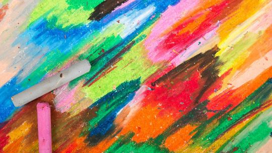 Na jakie okazje można ubrać sukienki w pastelowych kolorach?