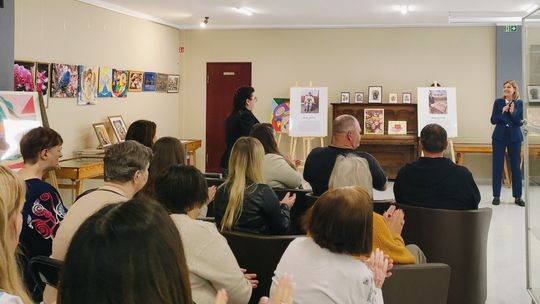 "Na skrzydłach pasji" - Wernisaż wystawy w Nowogardzie