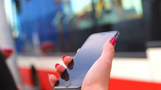 Naciągacze mają nowy sposób na wyłudzenie pieniędzy. Wystarczy im internet i system ocen