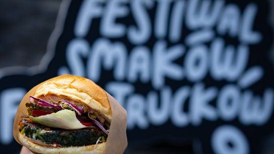 Nadchodzi II Festiwal Smaków Food Trucków w Trzebiatowie! Smaki z całego świata już 29 i 30 lipca w Ogrodach Pałacowych Trzebiatowskiego Ośrodka Kultury.